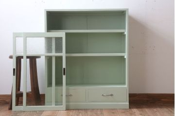 アンティーク家具　ペイント　引き出し2杯付き!ダイヤガラス入りアンティーク戸棚(収納棚)