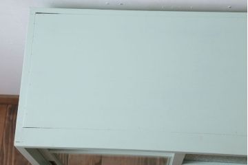 アンティーク家具　ペイント　引き出し2杯付き!ダイヤガラス入りアンティーク戸棚(収納棚)