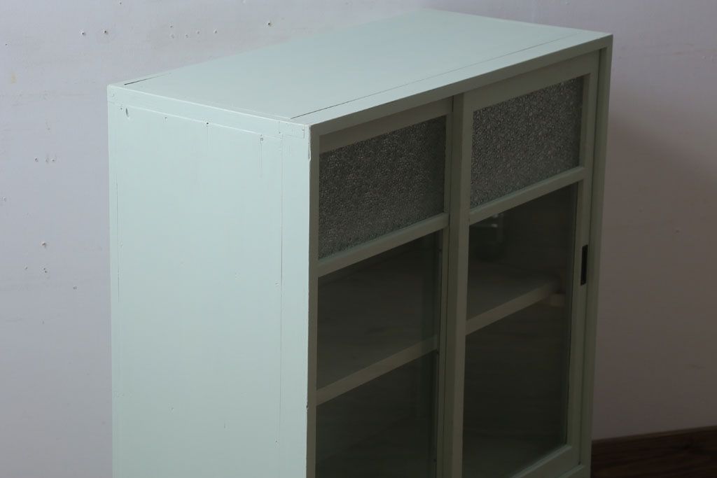 アンティーク家具　ペイント　引き出し2杯付き!ダイヤガラス入りアンティーク戸棚(収納棚)