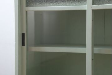 アンティーク家具　ペイント　引き出し2杯付き!ダイヤガラス入りアンティーク戸棚(収納棚)