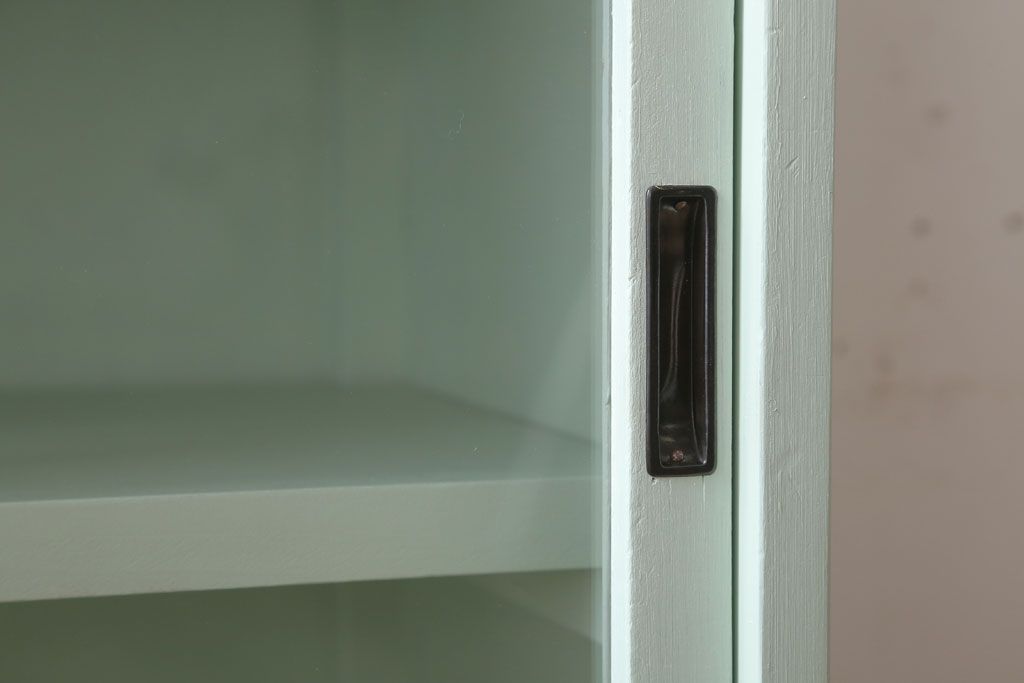 アンティーク家具　ペイント　引き出し2杯付き!ダイヤガラス入りアンティーク戸棚(収納棚)