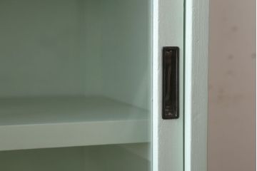 アンティーク家具　ペイント　引き出し2杯付き!ダイヤガラス入りアンティーク戸棚(収納棚)