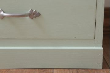 アンティーク家具　ペイント　引き出し2杯付き!ダイヤガラス入りアンティーク戸棚(収納棚)