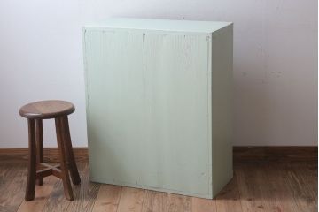 アンティーク家具　ペイント　引き出し2杯付き!ダイヤガラス入りアンティーク戸棚(収納棚)