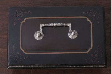 アンティーク雑貨　和製アンティーク　大正〜昭和初期　小振りな鉄製手提げ金庫