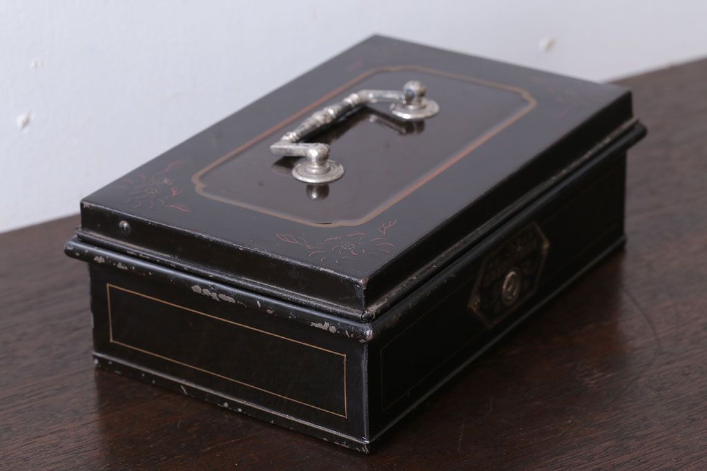 アンティーク雑貨　和製アンティーク　大正〜昭和初期　小振りな鉄製手提げ金庫