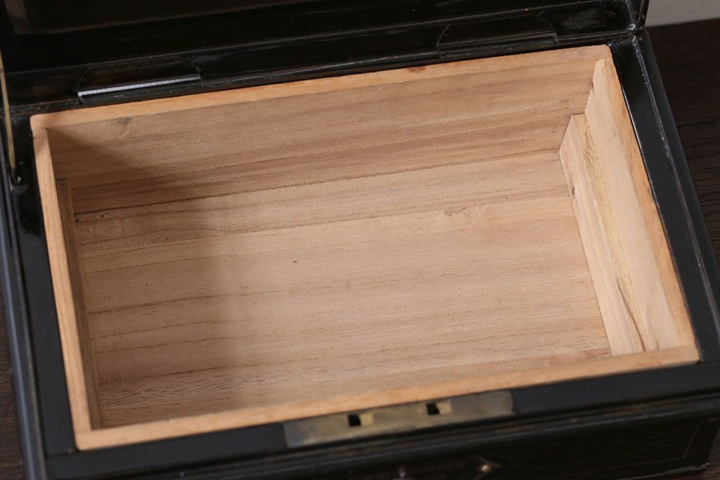 アンティーク雑貨　和製アンティーク　大正〜昭和初期　小振りな鉄製手提げ金庫