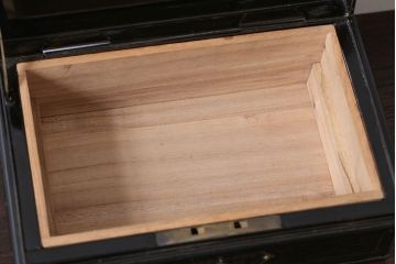 アンティーク雑貨　和製アンティーク　大正〜昭和初期　小振りな鉄製手提げ金庫