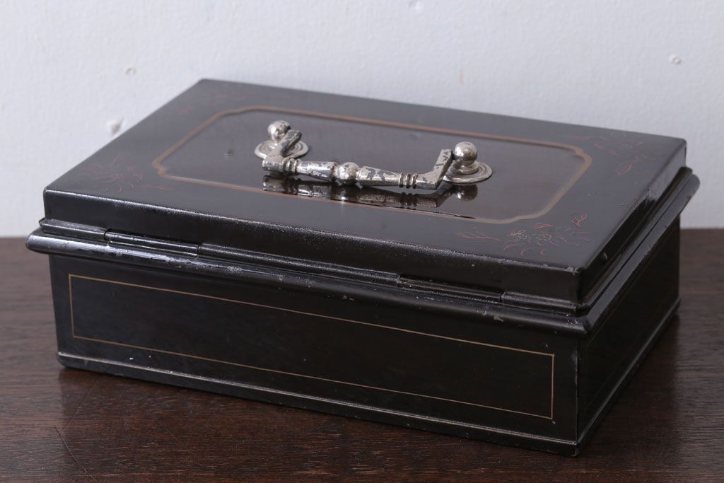 アンティーク雑貨　和製アンティーク　大正〜昭和初期　小振りな鉄製手提げ金庫