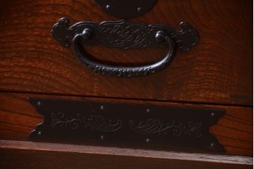 アンティーク家具　アンティーク　前面欅材!漆が綺麗な衣装箪笥ローボード(3)