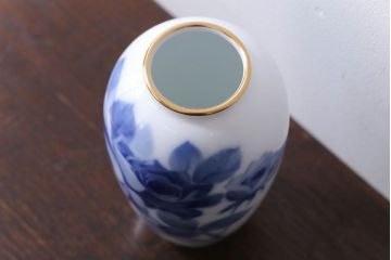 アンティーク雑貨　中古　大倉陶園(おおくらとうえん)　ブルーローズ　15cm　花器