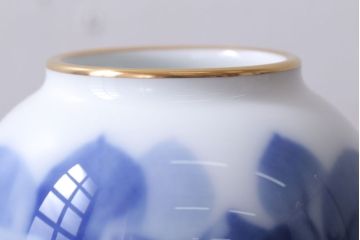 アンティーク雑貨　中古　大倉陶園(おおくらとうえん)　ブルーローズ　15cm　花器