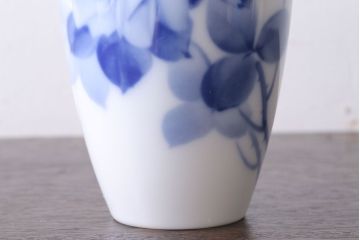 アンティーク雑貨　中古　大倉陶園(おおくらとうえん)　ブルーローズ　15cm　花器
