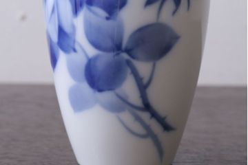アンティーク雑貨　中古　大倉陶園(おおくらとうえん)　ブルーローズ　15cm　花器