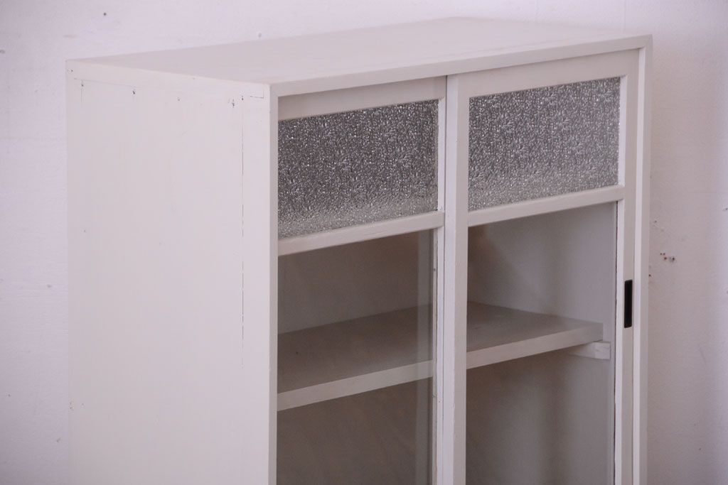 アンティーク家具　ペイント　引き出し2杯付き!ダイヤガラス入りアンティーク戸棚(収納棚)(2)