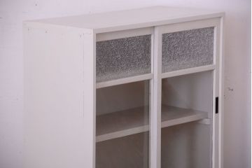 アンティーク家具　ペイント　引き出し2杯付き!ダイヤガラス入りアンティーク戸棚(収納棚)(2)