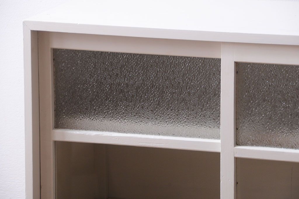 アンティーク家具　ペイント　引き出し2杯付き!ダイヤガラス入りアンティーク戸棚(収納棚)(2)