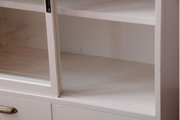 アンティーク家具　ペイント　引き出し2杯付き!ダイヤガラス入りアンティーク戸棚(収納棚)(2)