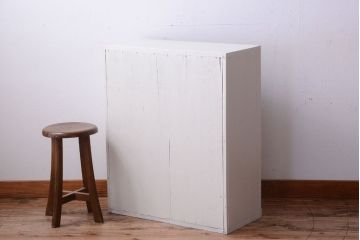 アンティーク家具　ペイント　引き出し2杯付き!ダイヤガラス入りアンティーク戸棚(収納棚)(2)