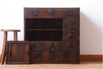 アンティーク家具　古民具・骨董　総桐材の小ぶりな古い帳場箪笥(桐箪笥、桐たんす)