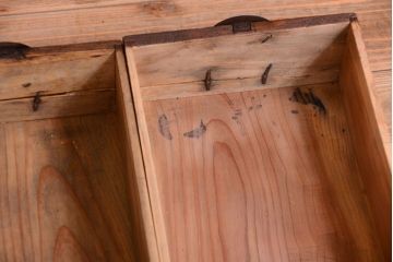 アンティーク家具　古民具・骨董　総桐材の小ぶりな古い帳場箪笥(桐箪笥、桐たんす)