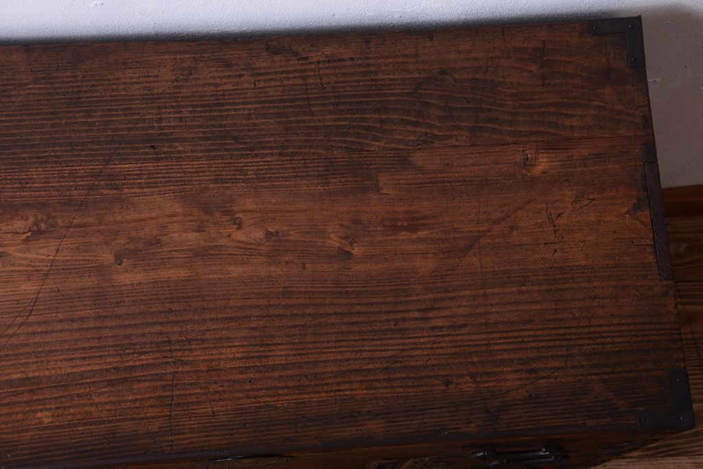 アンティーク家具　古民具・骨董　総桐材の小ぶりな古い帳場箪笥(桐箪笥、桐たんす)