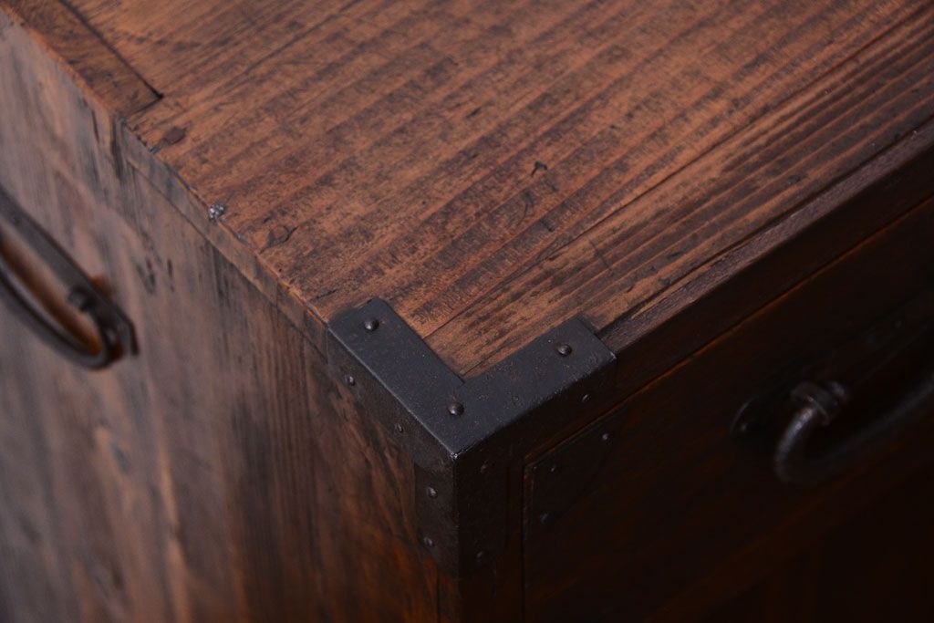 アンティーク家具　古民具・骨董　総桐材の小ぶりな古い帳場箪笥(桐箪笥、桐たんす)