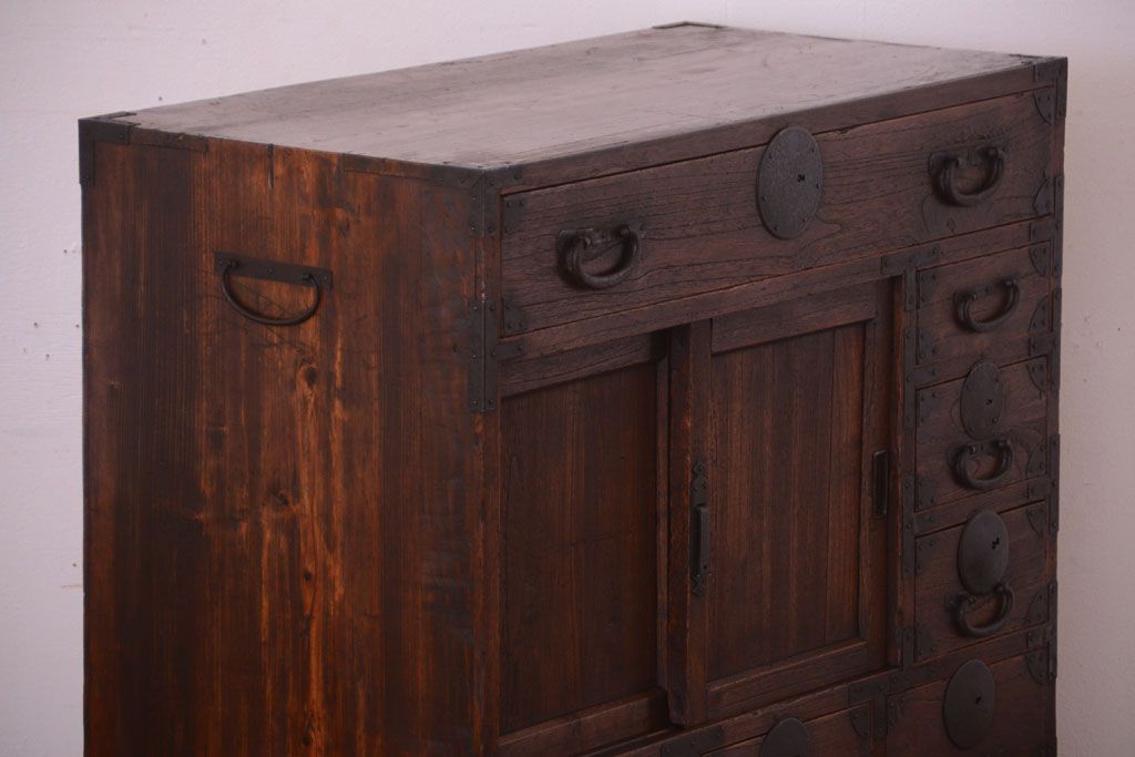 アンティーク家具　古民具・骨董　総桐材の小ぶりな古い帳場箪笥(桐箪笥、桐たんす)