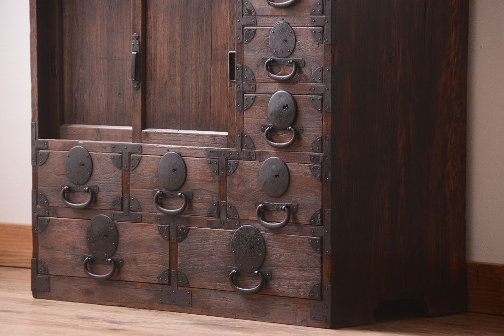 アンティーク家具　古民具・骨董　総桐材の小ぶりな古い帳場箪笥(桐箪笥、桐たんす)