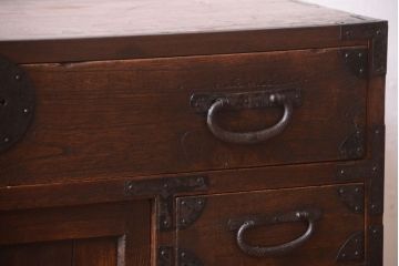 アンティーク家具　古民具・骨董　総桐材の小ぶりな古い帳場箪笥(桐箪笥、桐たんす)