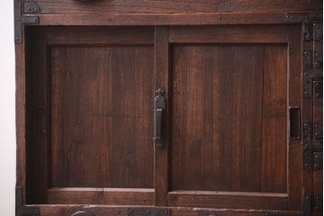 アンティーク家具　古民具・骨董　総桐材の小ぶりな古い帳場箪笥(桐箪笥、桐たんす)