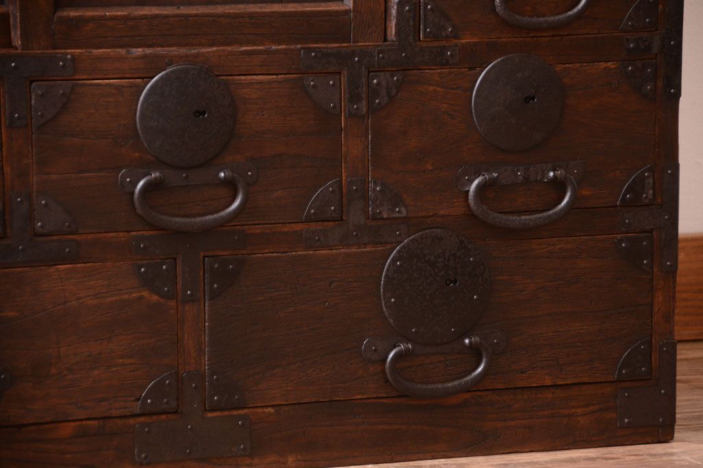 アンティーク家具　古民具・骨董　総桐材の小ぶりな古い帳場箪笥(桐箪笥、桐たんす)