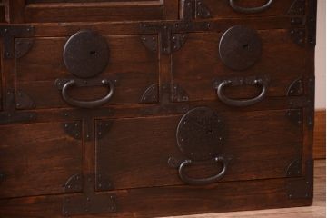 アンティーク家具　古民具・骨董　総桐材の小ぶりな古い帳場箪笥(桐箪笥、桐たんす)