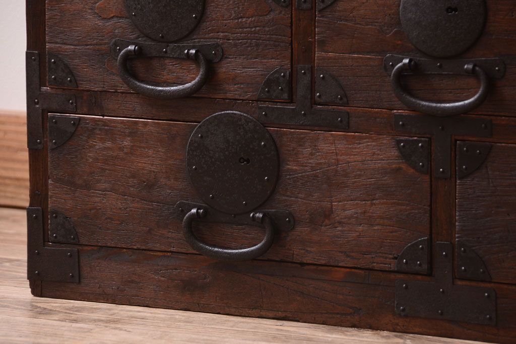 アンティーク家具　古民具・骨董　総桐材の小ぶりな古い帳場箪笥(桐箪笥、桐たんす)