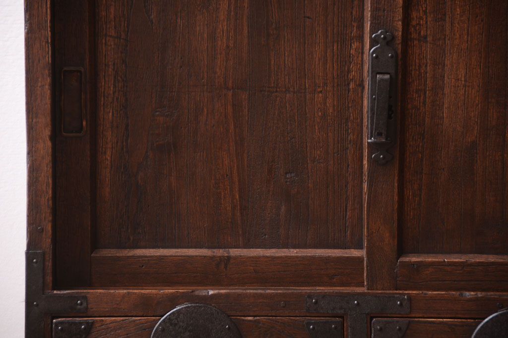 アンティーク家具　古民具・骨董　総桐材の小ぶりな古い帳場箪笥(桐箪笥、桐たんす)