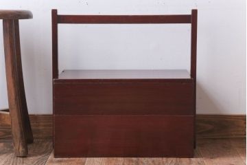 アンティーク雑貨　古民具・骨董　明治　漆塗りの古い岡持ち(1)