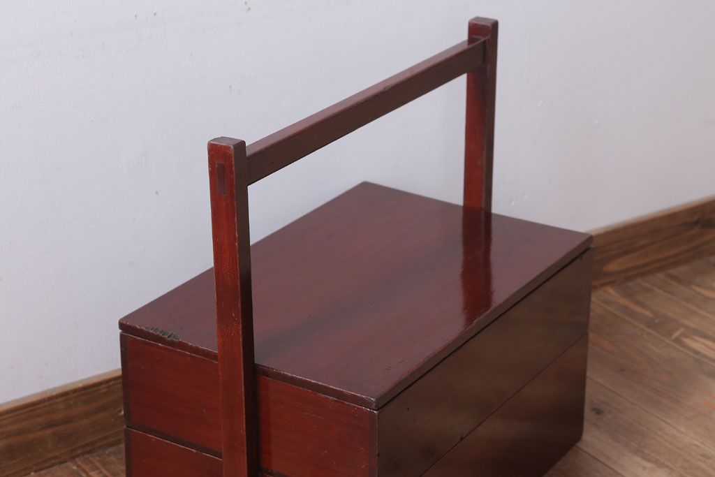 アンティーク雑貨　古民具・骨董　明治　漆塗りの古い岡持ち(1)