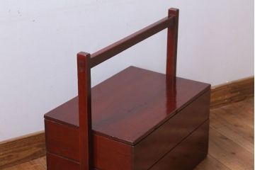 アンティーク雑貨　古民具・骨董　明治　漆塗りの古い岡持ち(2)