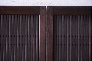 古民具・骨董　裏障子付き!上質なアンティーク万本格子戸2枚セット