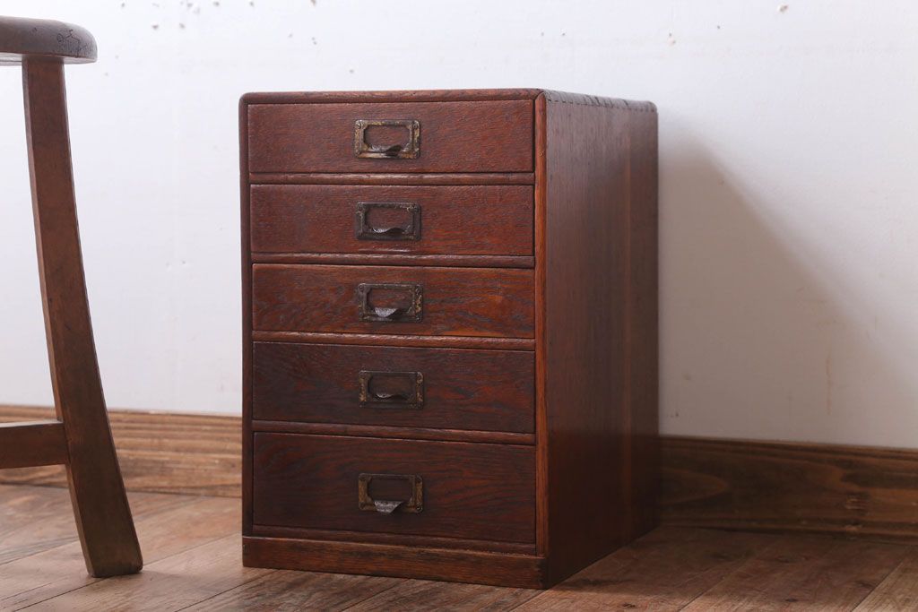 レトロ家具　昭和レトロ　ネームプレート取っ手!古いナラ材のアンティーク小引き出し