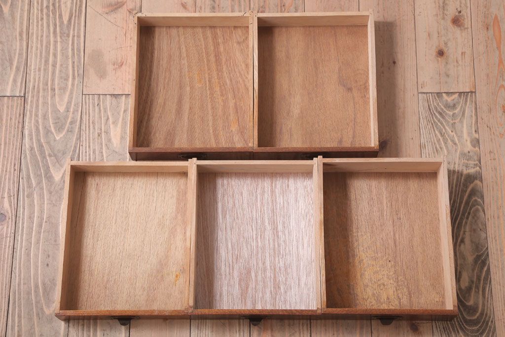 レトロ家具　昭和レトロ　ネームプレート取っ手!古いナラ材のアンティーク小引き出し