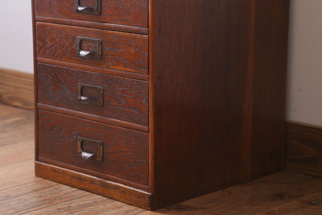 レトロ家具　昭和レトロ　ネームプレート取っ手!古いナラ材のアンティーク小引き出し