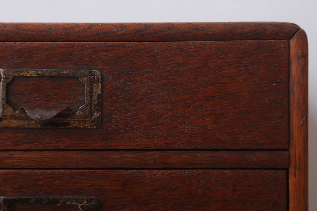 レトロ家具　昭和レトロ　ネームプレート取っ手!古いナラ材のアンティーク小引き出し