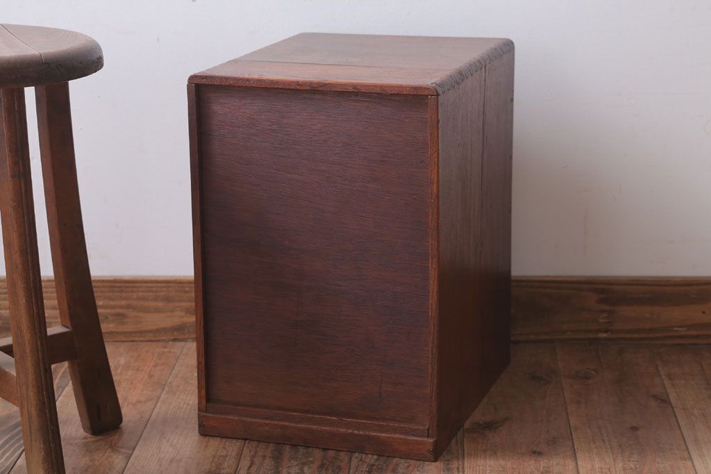 レトロ家具　昭和レトロ　ネームプレート取っ手!古いナラ材のアンティーク小引き出し