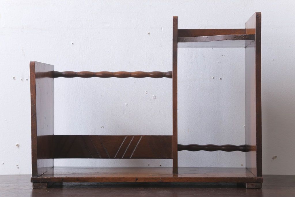 アンティーク雑貨　和製アンティーク　珍しいデザインの木製本立て