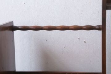 アンティーク雑貨　和製アンティーク　珍しいデザインの木製本立て