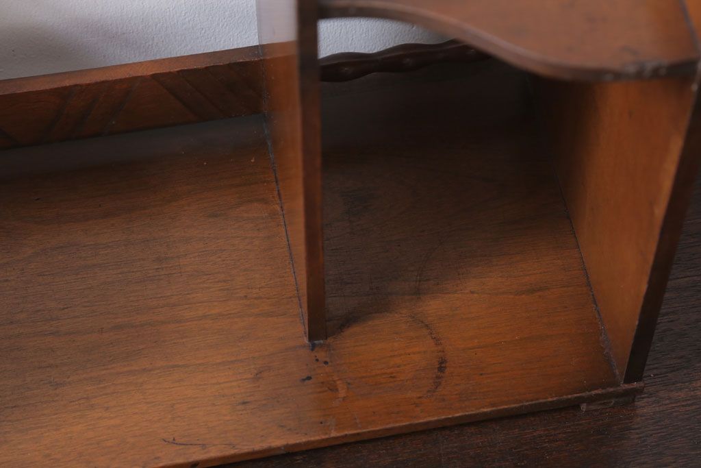 アンティーク雑貨　和製アンティーク　珍しいデザインの木製本立て