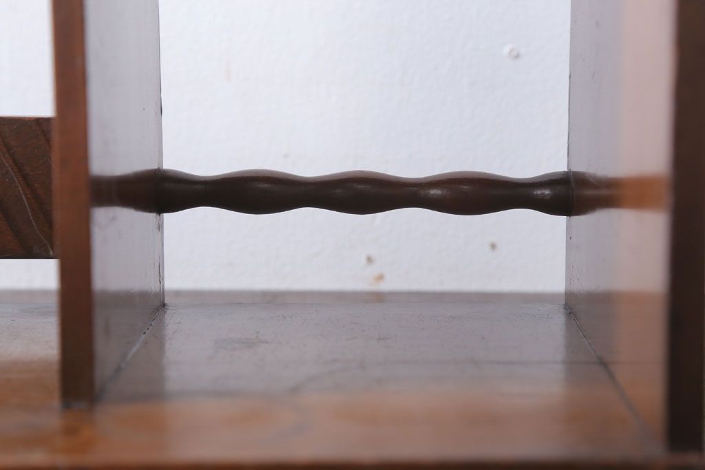 アンティーク雑貨　和製アンティーク　珍しいデザインの木製本立て