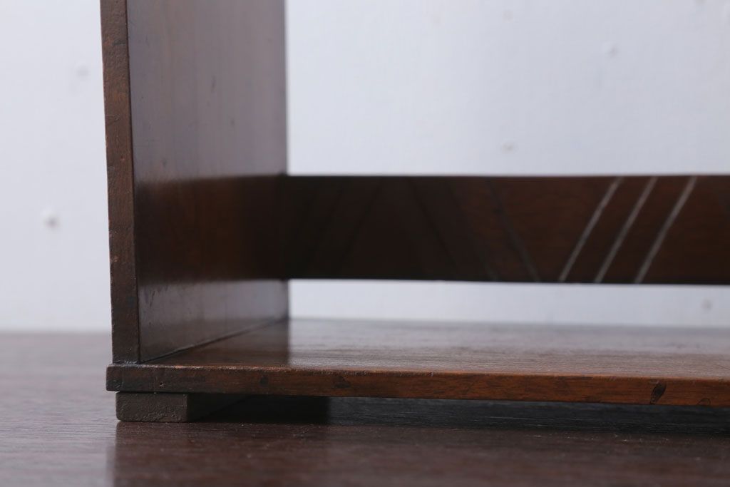 アンティーク雑貨　和製アンティーク　珍しいデザインの木製本立て