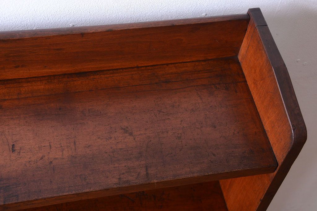 アンティーク家具　和製アンティーク　シンプルな古い木製の本棚(ブックシェルフ・飾り棚)